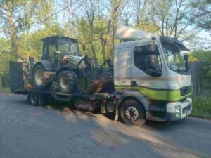Twoje auto ma już dość, a rów okazał się zbyt głęboki? Bez paniki – wyciągniemy, odkupimy za gotówkę albo legalnie zezłomujemy. Pełen komfort i zero stresu!