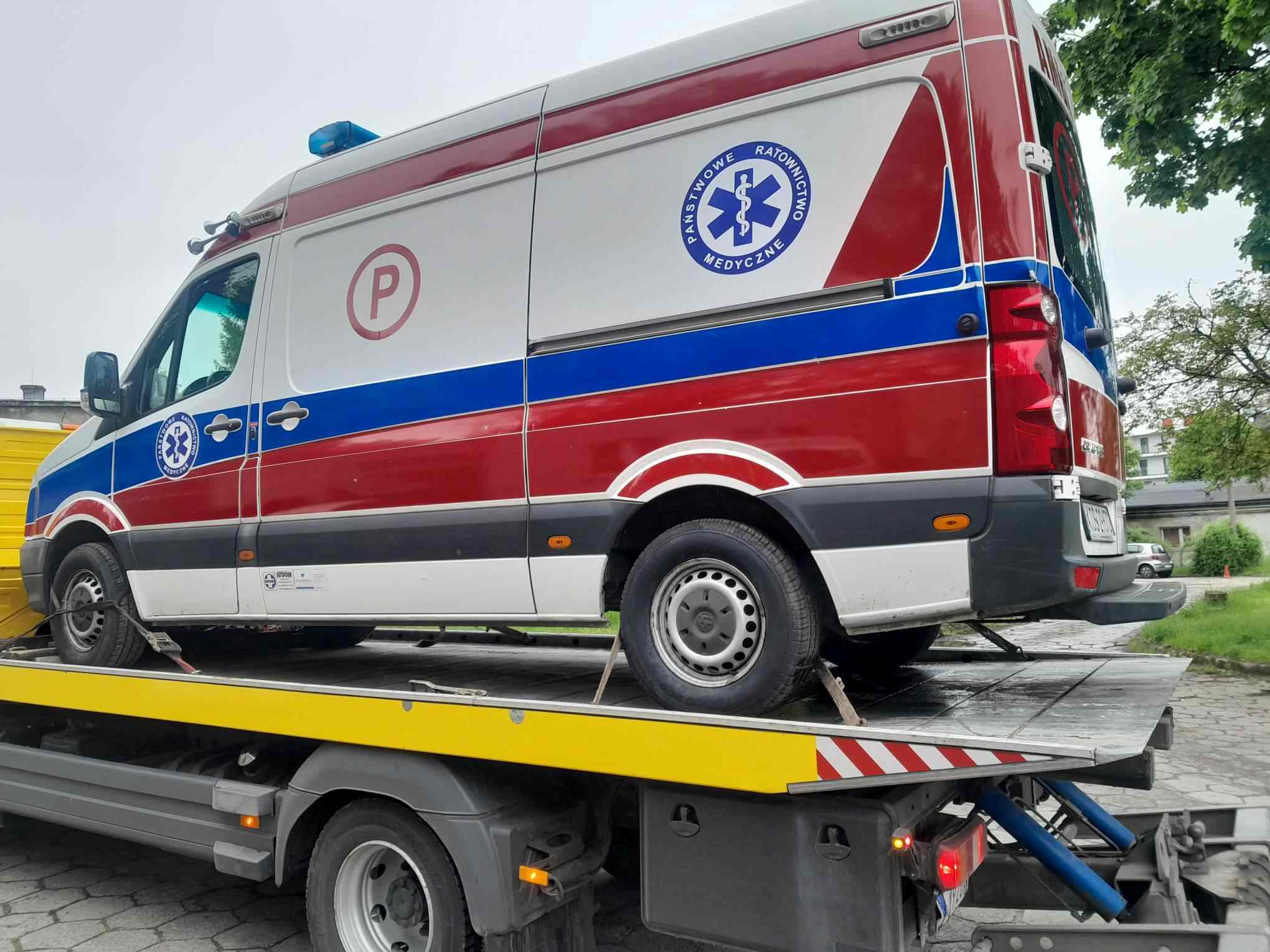 Tania pomoc drogowa Sosnowiec – bezpieczne holowanie pojazdu po awarii silnika w centrum miasta